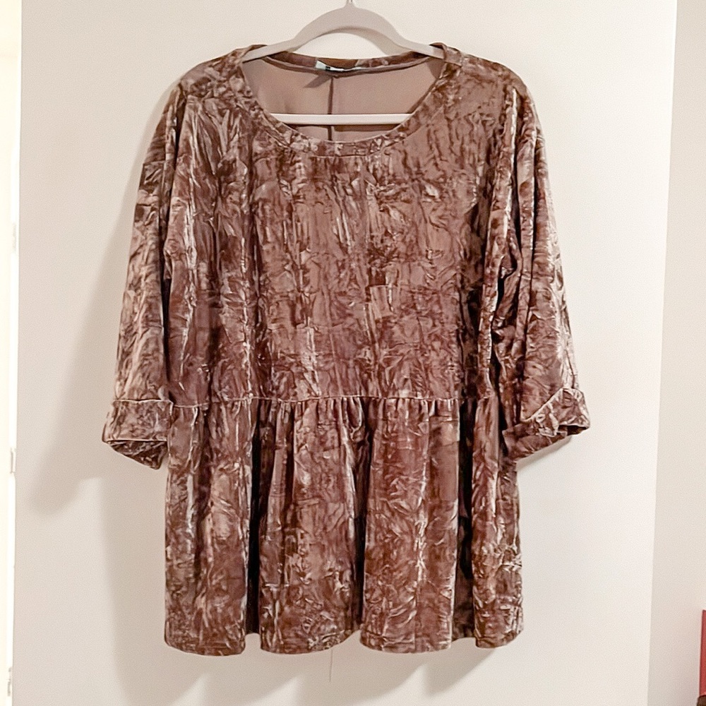 Crushed velvet babydoll blouse. Worn once. Oversized fit. EUC